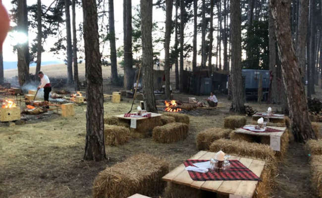 Bulgariens Gebirge - Das Balkangebirge: Jeravna Festival Restaurant