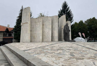 Bansko - Denkmal Paisij Hilendar